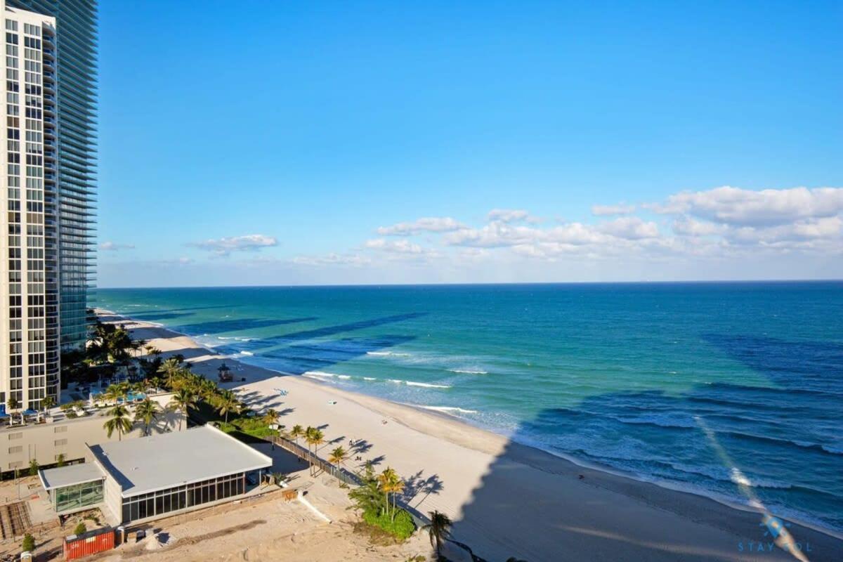 Beachfront Resort Pool Ocean View Balcony ไมอามีบีช ภายนอก รูปภาพ
